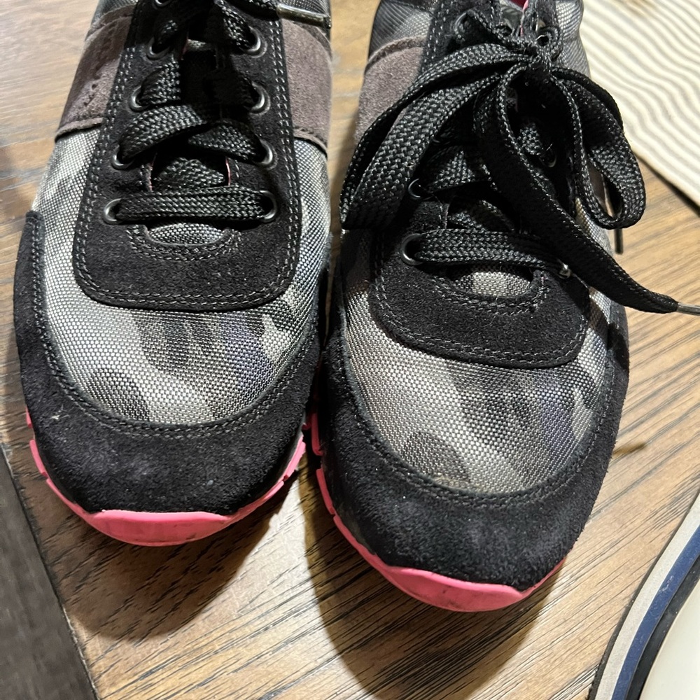 Prada sneakers size 39 - Picture 4 of 8